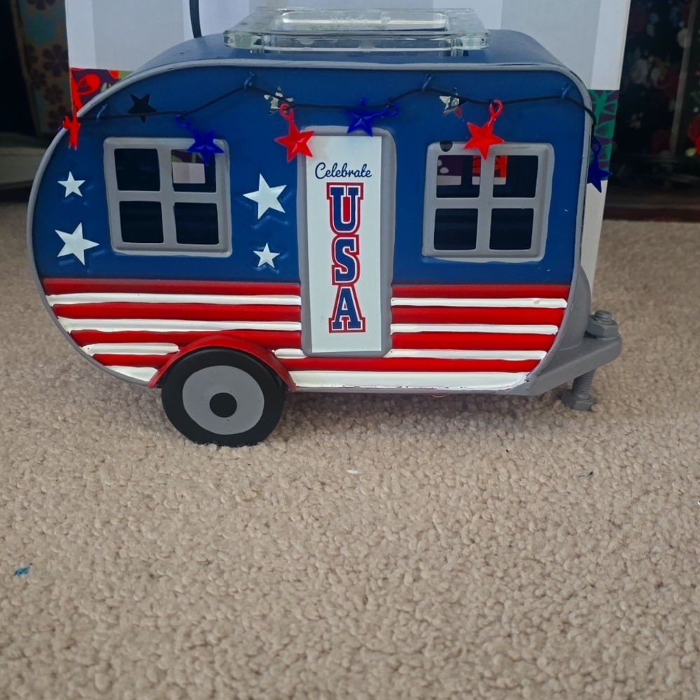 Land of Libert Scentsy Warmer